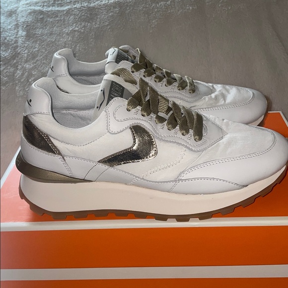 VOILE BLANCHE QWARK HYPE WOMAN
Suede Technical Fabric Sneaker White-Platinum - Picture 9 of 16